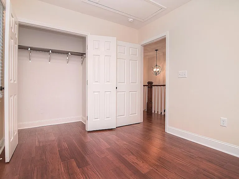 301 W Kingston Ave — Photo 6