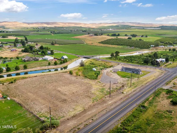 1300 Roza Dr, Zillah, WA 98953