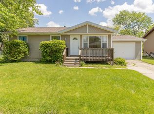 208 Meadow Ln, Lowell, IN 46356