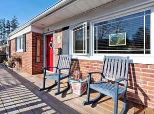 5 Grayley Pl, Huntington Station, NY 11746