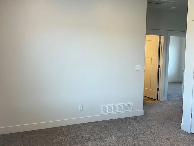 835 S 2380 W — Photo 23