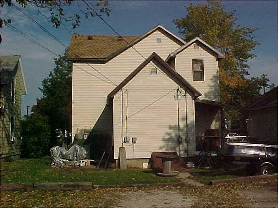2nd image of 218 W Homer St