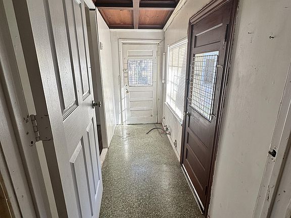 4th image of 3916 S Presa St