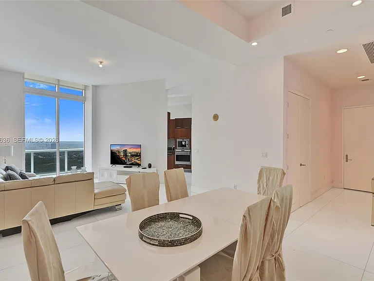16001 Collins Ave #4305 — Photo 8