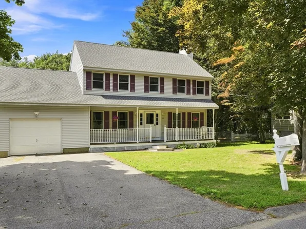 86 Pond St, Methuen, MA 01844