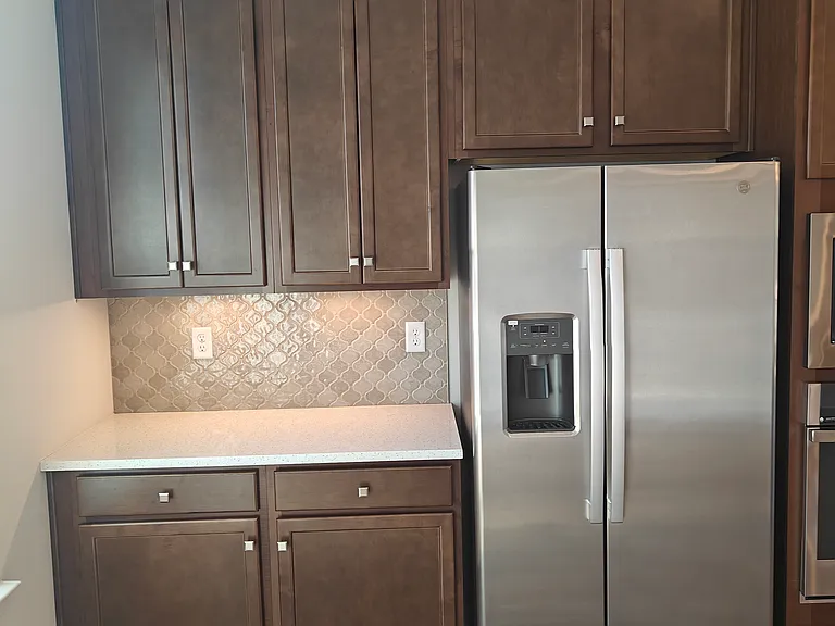 108 S Durham Dr — Photo 15