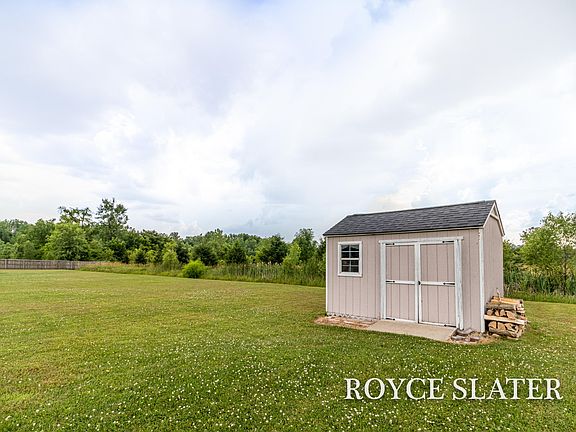 5th image of 3684 Calkins Ct
