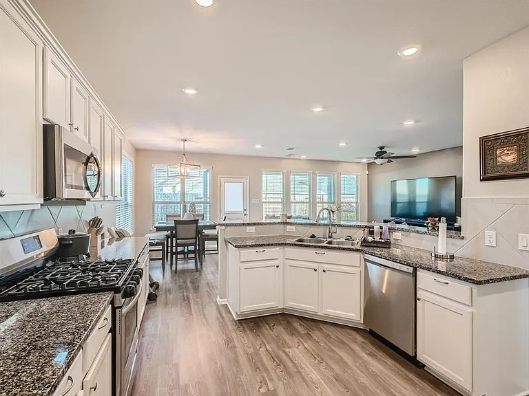 3735 Lion Creek Ct — Photo 12