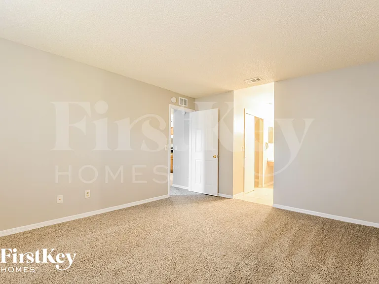 2175 Carriage Pointe Loop — Photo 14