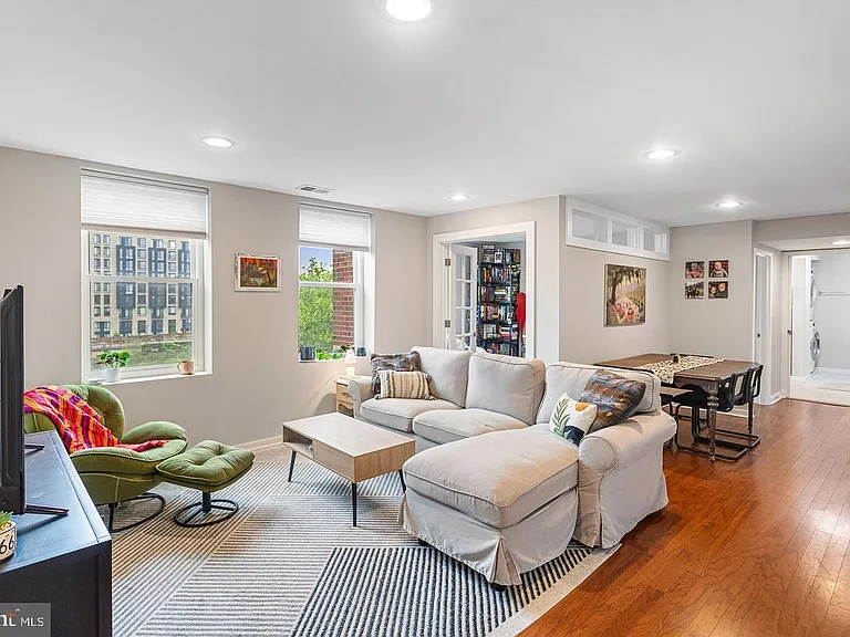 55 M St NW #202 — Photo 2