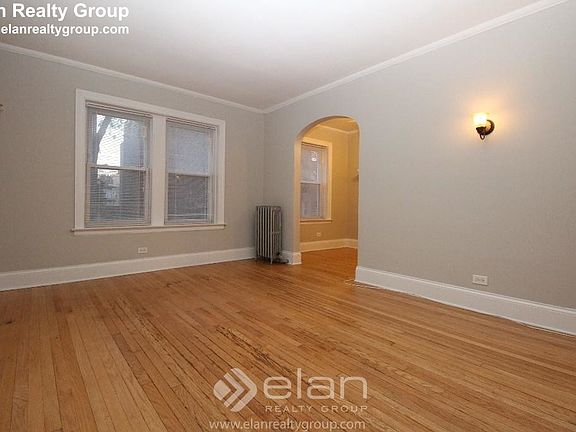 3rd image of 1301 W Argyle St APT 102