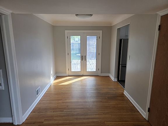 5th image of 3705 Kipling Ave S