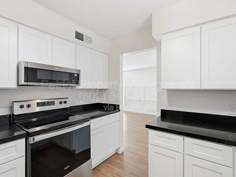 231 N Robson #7 — Photo 11