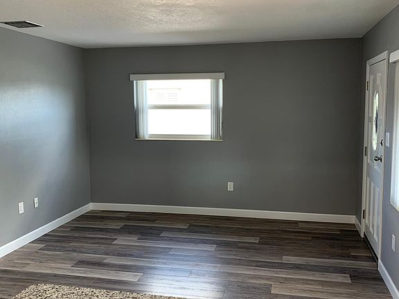 5th image of 3305 W Osborne Ave