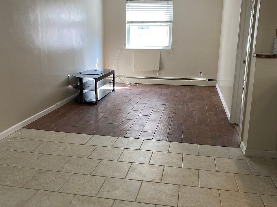 2nd image of 2850 Bruckner Blvd #1