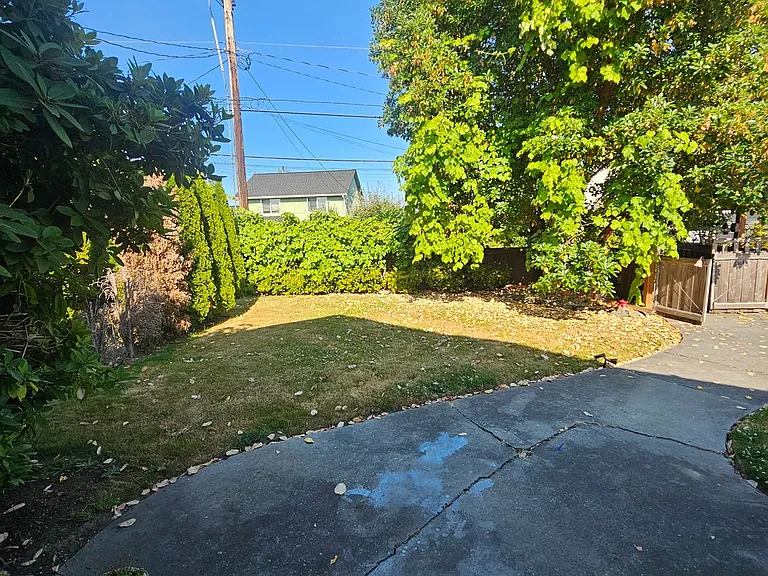 1143 Naval Ave — Photo 13