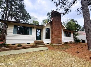 75 Sawmill Rd E, Pinehurst, NC 28374