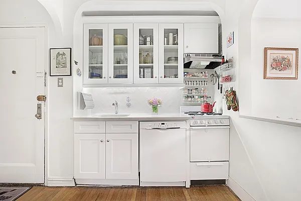 Sold by Compass | media 10