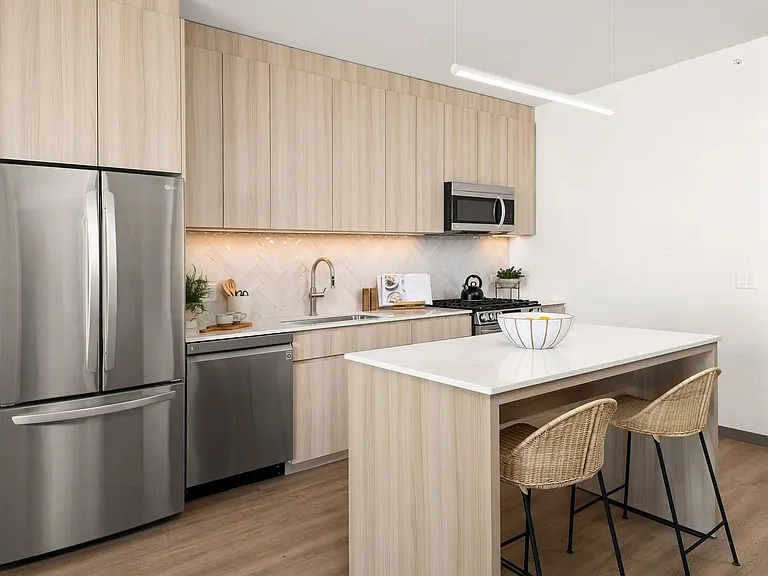 301 S Leavitt St #2S — Photo 3