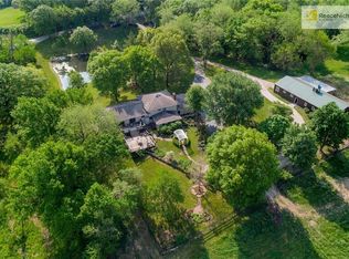 24801 Wolcott Rd, Leavenworth, KS 66048