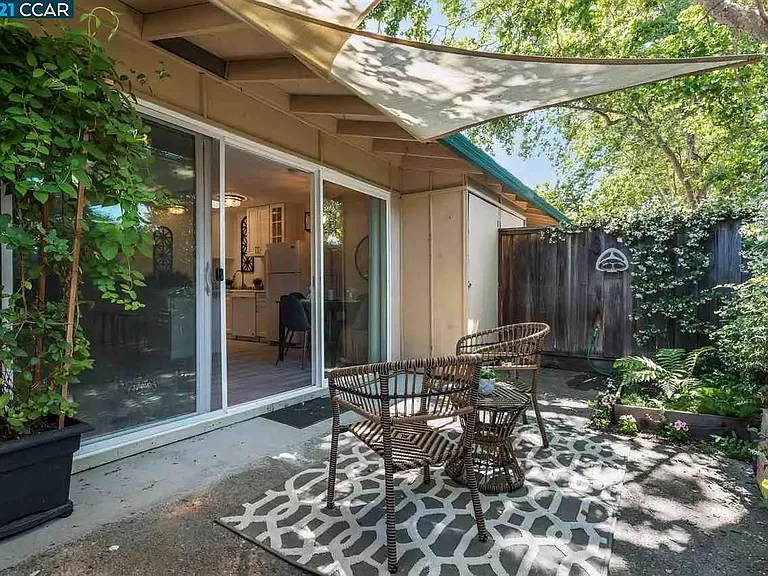 2600 Jones Rd #1 — Photo 12