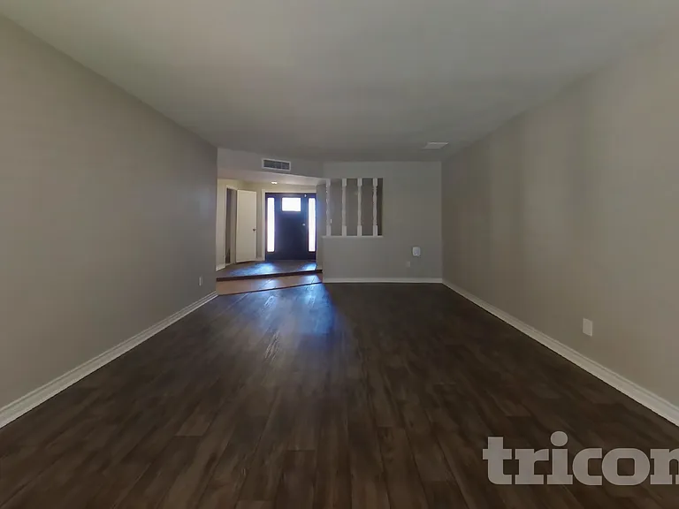 4009 W Hayward Ave — Photo 2