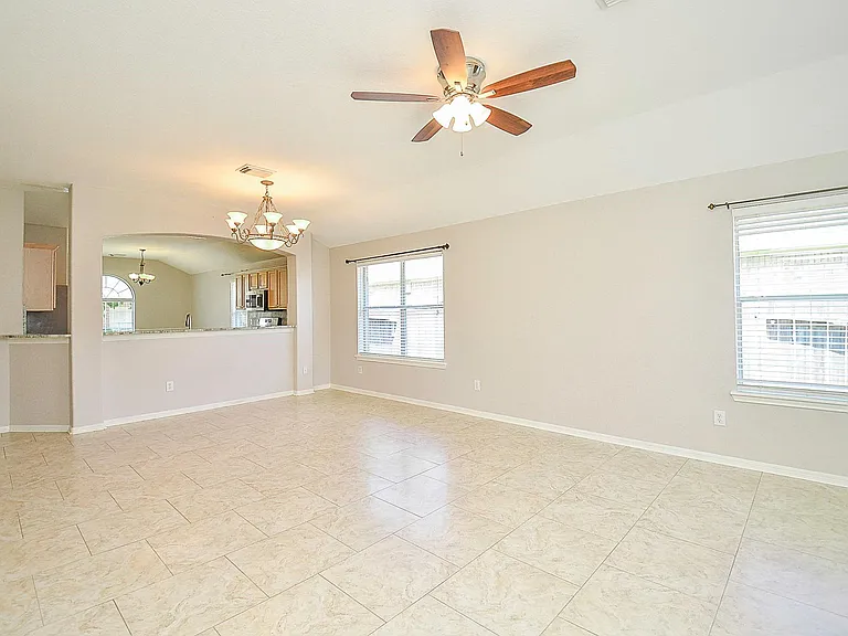 14618 Rochelle Ct — Photo 18