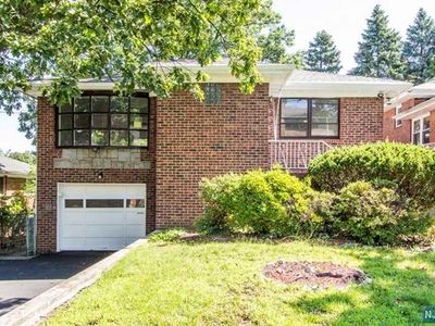 37 Mercer Ave, Englewood Cliffs, NJ, 07632