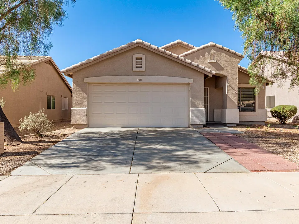 1924 S 172nd Ln