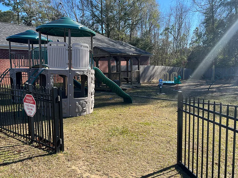 8816 Spring Grv N — Photo 18