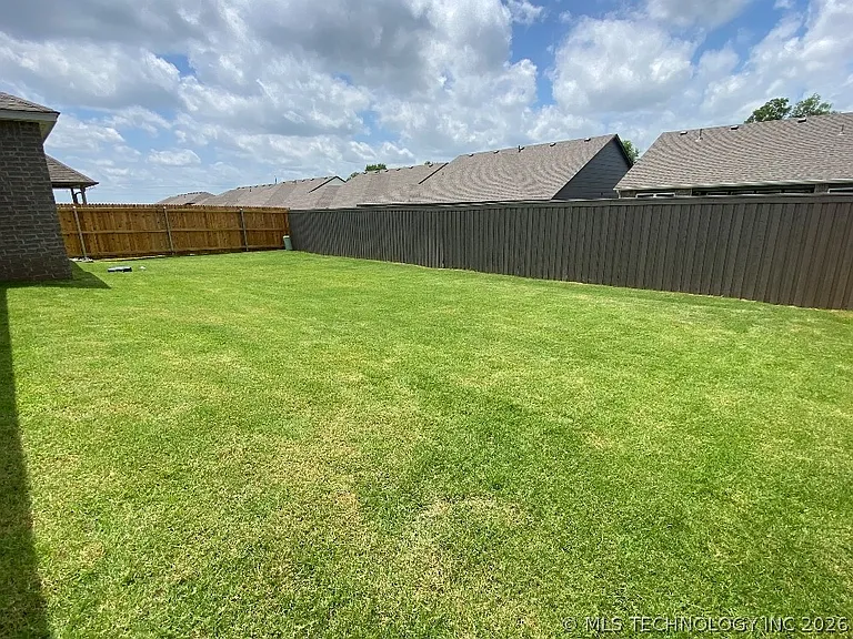 3710 S 13th Pl — Photo 30