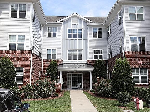 5th image of 1012 Waterford Lake Dr #1012
