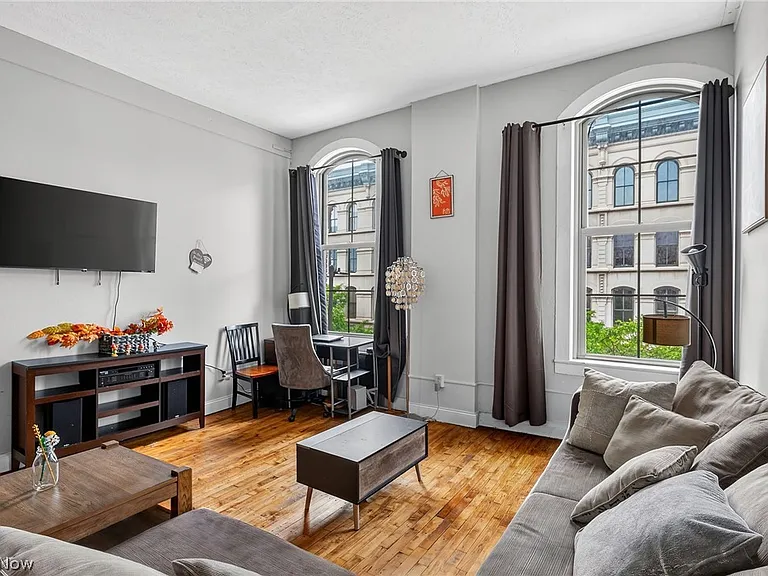 408 W Saint Clair Ave #319 — Photo 4