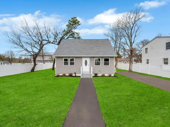 25 Poplar Road, Amityville, NY 11701