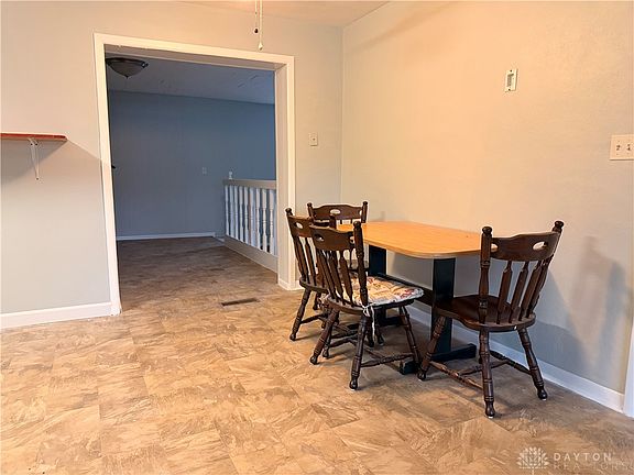 4th image of 4443 Varney Ave