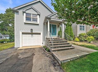 2 Stuart St, Swampscott, MA 01907