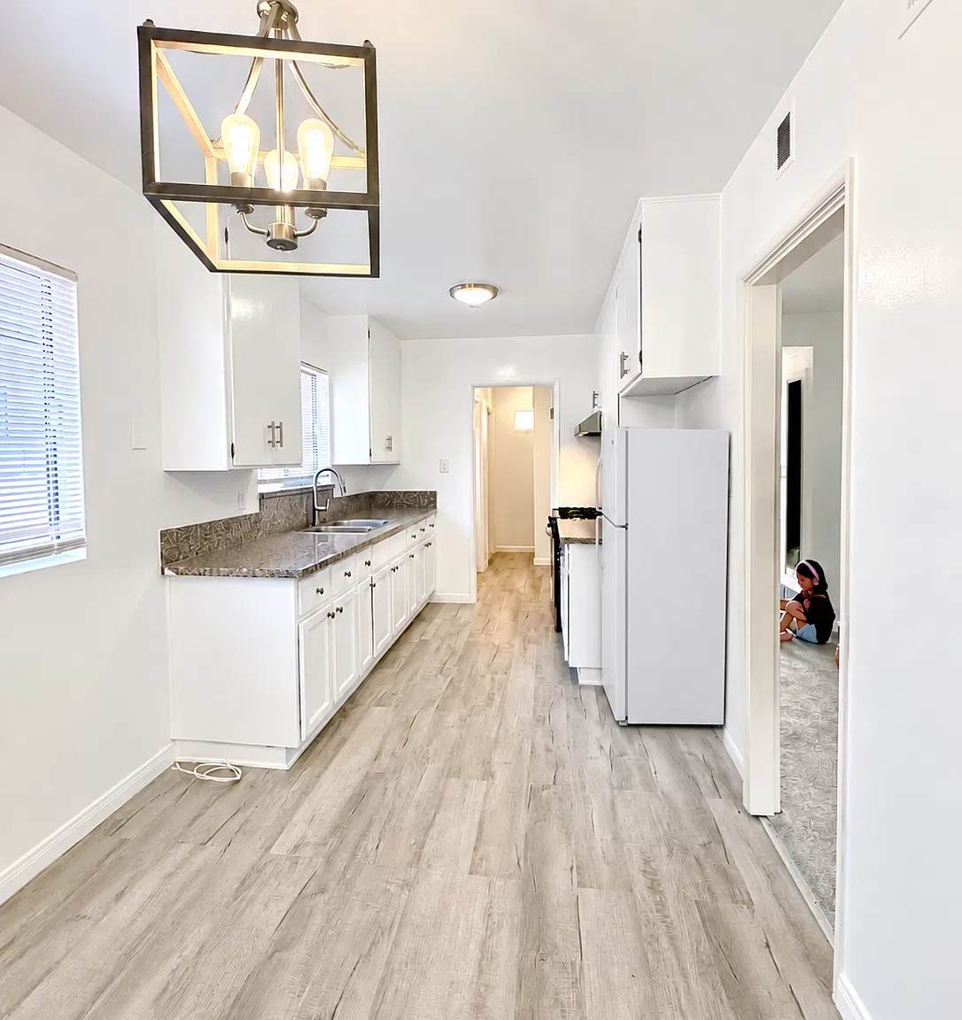 3 bed, 1200 sqft, $3,650 — Photo 2