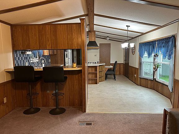3rd image of 37 Harmony Ln