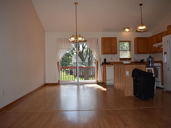 5th image of 202 Great Northern Ln