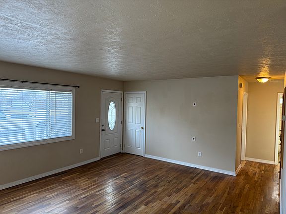 3rd image of 1832 Falls Ave E