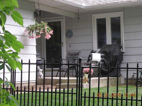 3rd image of 381 Wood Hills Dr