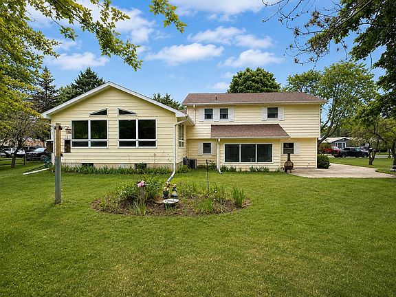 4th image of 923 Barbara Ln