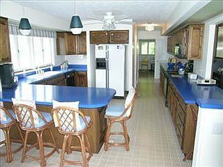 4th image of 1361 Delong Cir