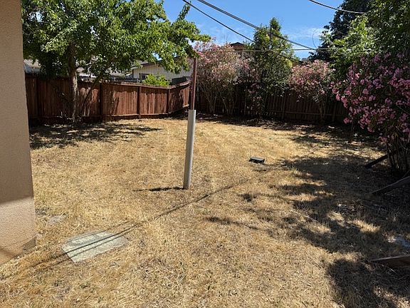 4th image of 7920-7922 Loucreta Dr #7920