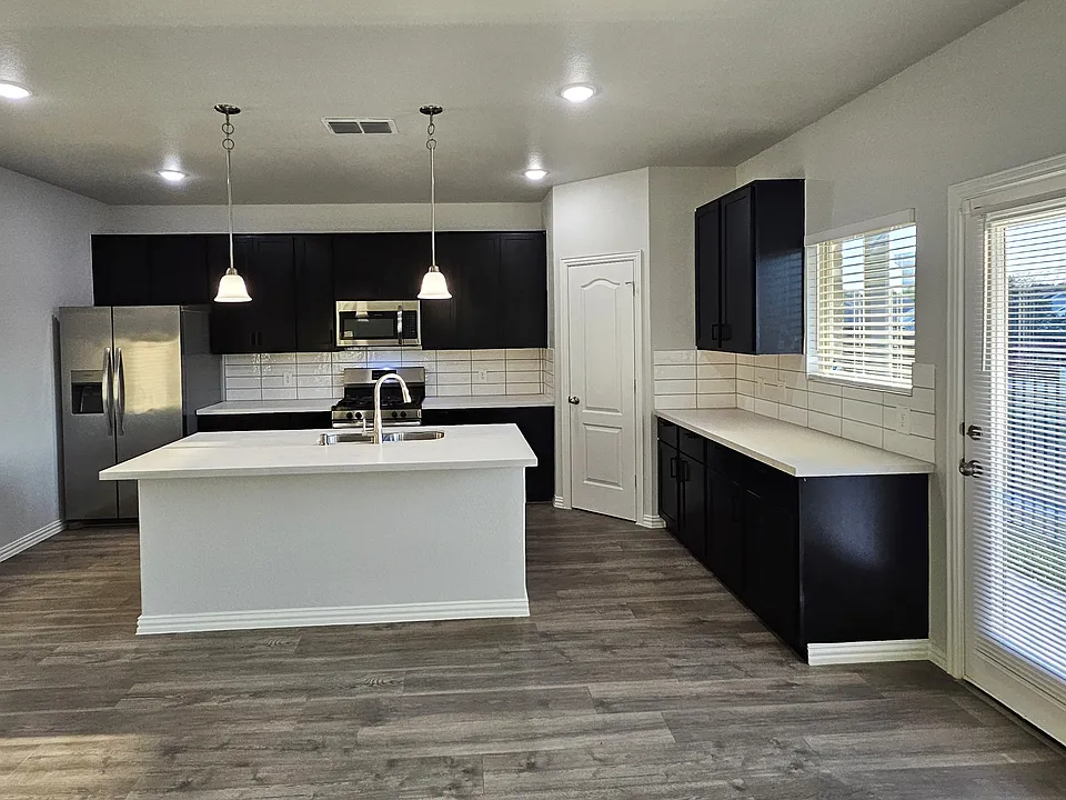 2225 Crooked Bow Dr
