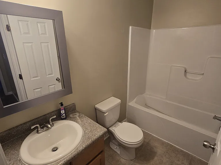 Upstairs hallway full bathroom
