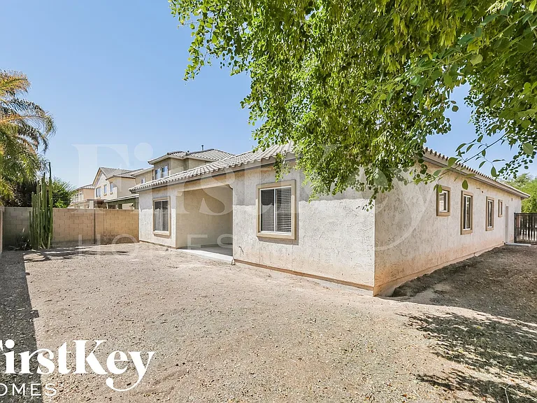 17363 W Elaine Dr — Photo 15