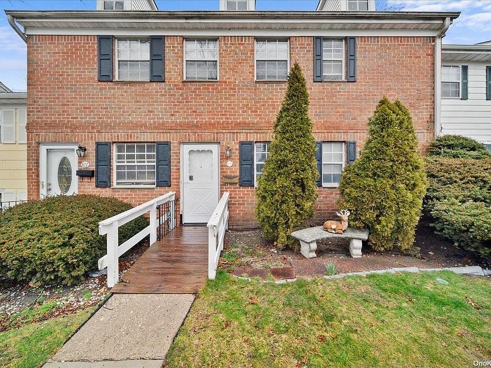 1st image of 806 Towne House #806