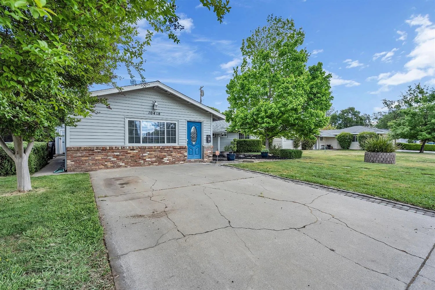 10418 Georgetown Dr photo 1