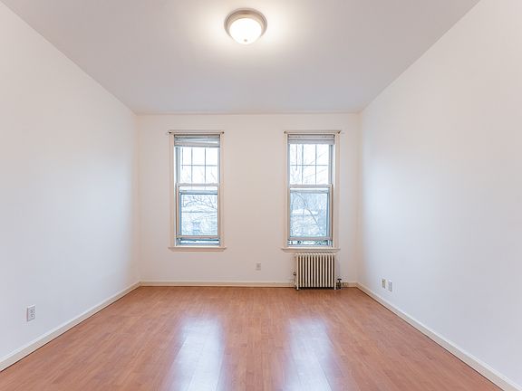 2nd image of 715 41st St APT 2L